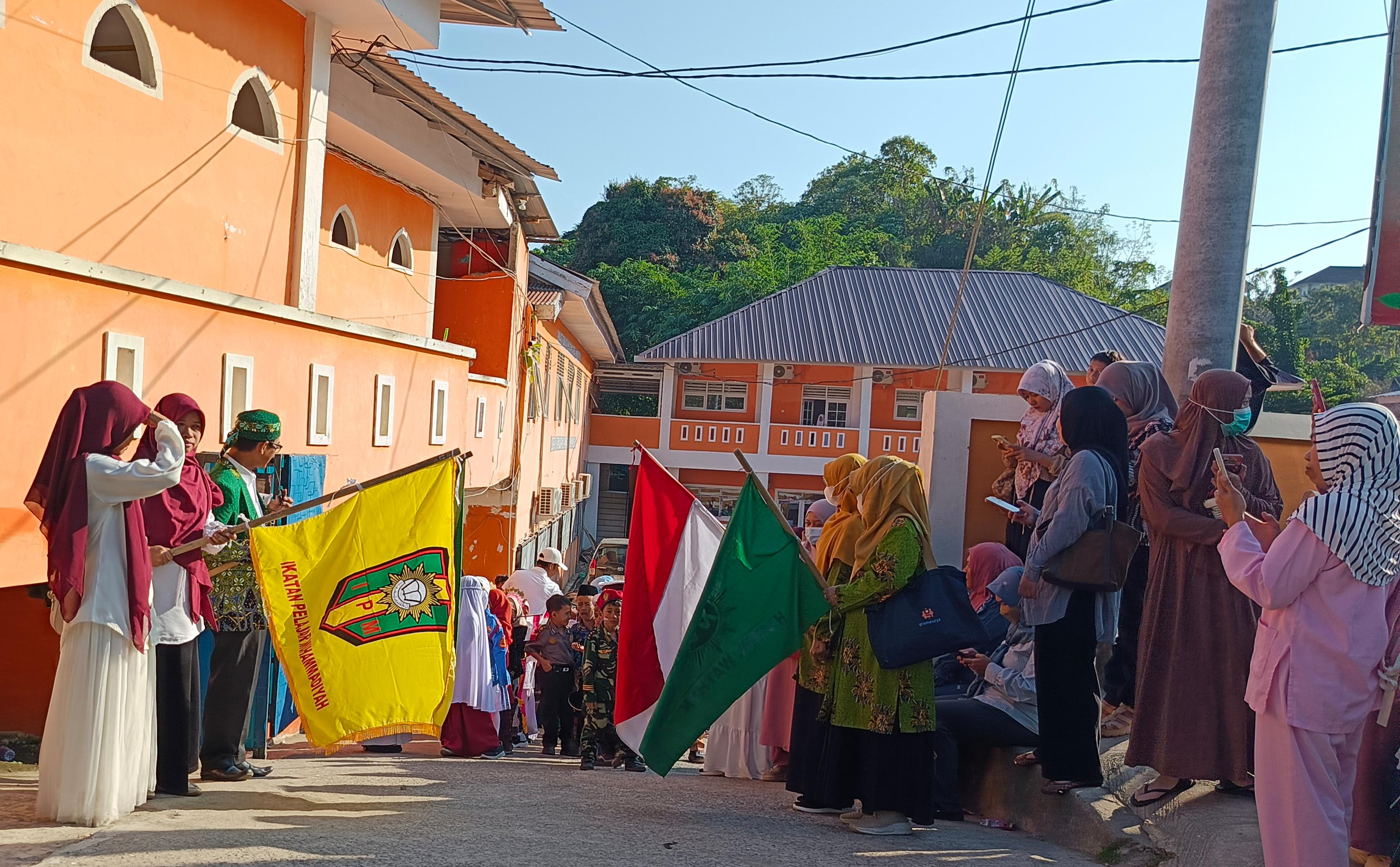 Lembaga Seni, Budaya, & Olahraga (LSBO) PW 'Aisyiyah Sulbar Bersama SD At-Tanwir Muhammadiyah Mamuju Gelar Pawai Semarak HUT RI Ke-81 & Porseni