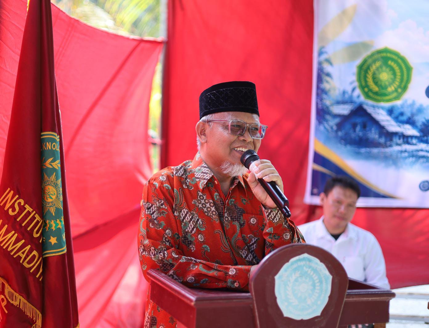 Katua PDM Polman Melepas KKN Tematik IV ITBM Polman, H. Abd. Azis Ghozal : Jangan Datang Sebagai Orang Paling Tahu, Datanglah Sebagai Pembelajar