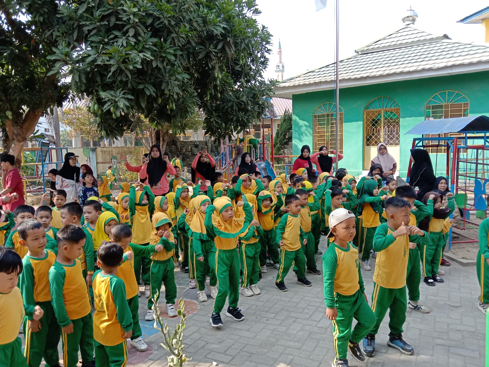 Ceria! Murid TK 'Aisyiyah Bustanul Athfal Wonomulyo Semarakkan Senam Sehat Anak Indonesia Hebat